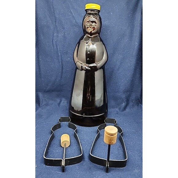 Mrs Butterworth Glass 11 In 36 Oz Bottle Metal Lid No Label + 2 Pancake Molds - Picture 1 of 9